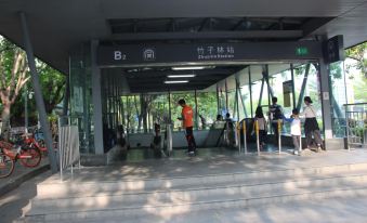 7 Premium Hotel( Zhuzilin Subway Station )