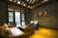 Gongga cliff Hot Spring Hotel - Baarit