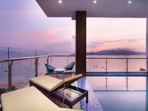 Khách sạn Crown Nha Trang