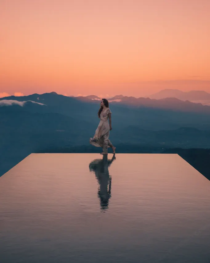 노을 지는 문둑 모딩 플랜테이션 수영장 일몰 샷