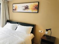 广州花序艺术酒店式公寓 - 花卿复式中式简约大床房