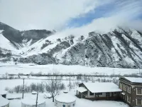 Tibet Ausplclous Snow Hotel