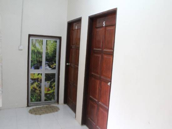 Lot 12366 Jalan Pantai Kampung Sura Tengah Hotel Berbintang Di Sura