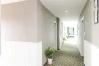 Holiday Inn Tuwo (Traditional Chinese Medicine Hospital at Leping Baida Plaza)