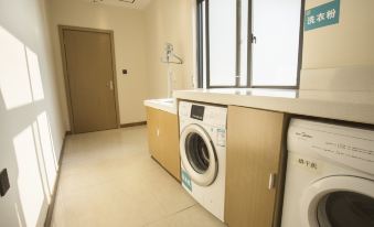 City Comfort Inn Hotel (Luchuan Wenquan Plaza Railway Station)