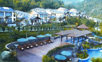 Panlong Canyon Holiday Hotel
