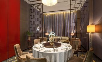 HUALUXE Shanghai Twelve At Hengshan by IHG