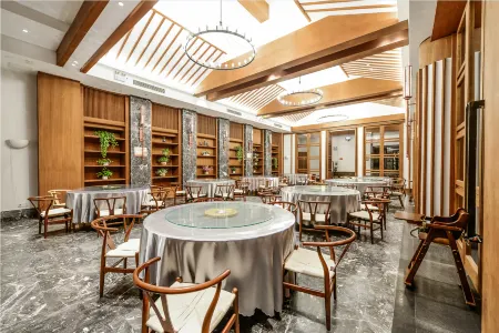 Anshun Dragon Palace Bieyuan