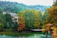 Wolong Riverside Manor Hotels near Zhuge Eight-Diagrams Village