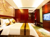 華怡国际酒店(郑州东站店) - 高级大床房