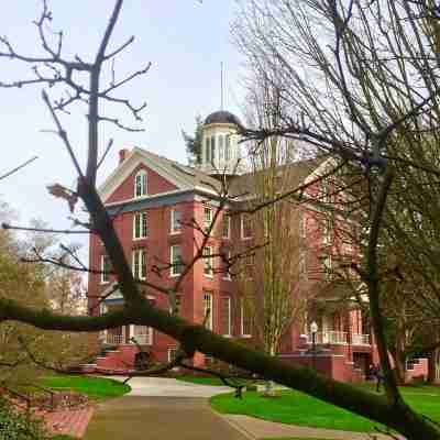 The Grand Hotel - Salem Hotel Exterior