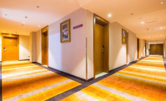 Heyi Hotel (Xining Shuijing Alley Wangfujing Branch)