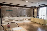 Jinxuan Select Hotel (Xiaogan East Railway Station Yintai City Branch)