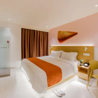 Pod Select Hotel (Shanghai Shuichan West Road Pedestrian Street) Отели рядом с достопримечательностью «Шанхай коммуникейшенс Политекник»