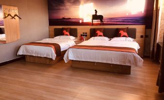 Junyi Hotel (Tongyu Railway Station)