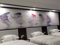 镇雄千佰度酒店 - 豪华三人间