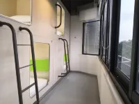 Qiyou Capsule Youth Hostel