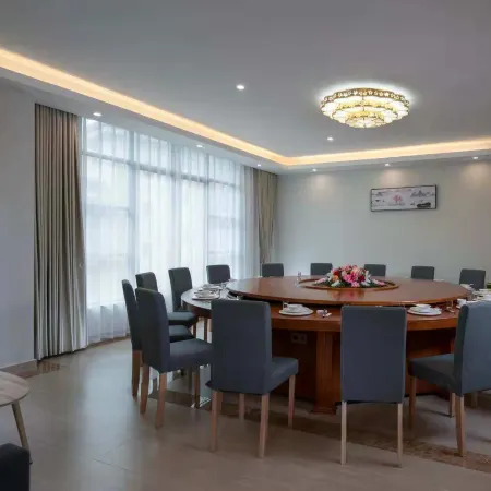 Vienna Hotel (Zixi Dajueshan)