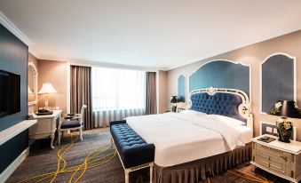 Tianjin Golden Crown Hotel