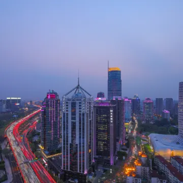 Golden Tulip  Shanghai Hong Qiao Отели рядом с достопримечательностью «Чаннин»