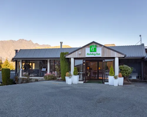 Holiday Inn QUEENSTOWN FRANKTON ROAD by IHG Hotels near Buzzstop