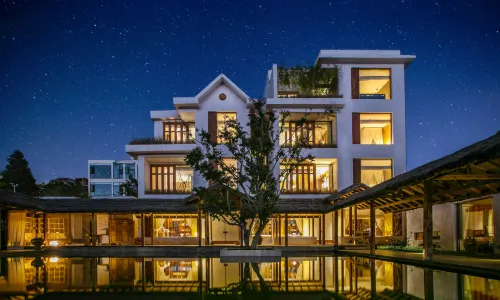 Fuxian Lake Tongchenyuan Lakeview Hot Spring Hotel