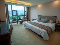 云和华威国际大酒店 - 高级大床房