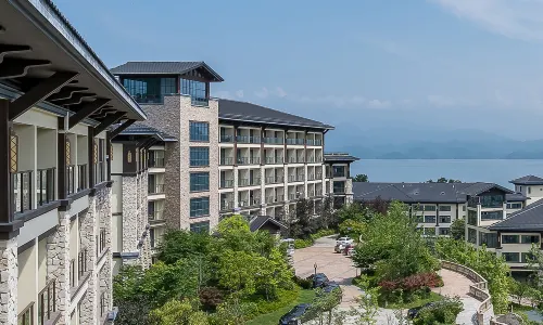 Rezen Select Qiandao Lake Central Dock