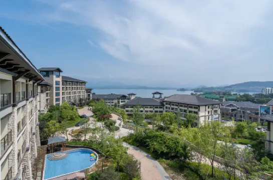 Rezen Select Hotel (Qiandao Lake Central Lake Area)