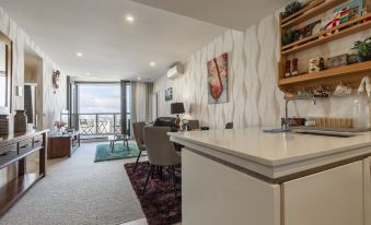 Melbourne City Sea View Lake View Luxury Apartment