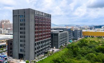 Zhuhai Art Exhibition International Hotel (Mingzhu Station Sam's Club)