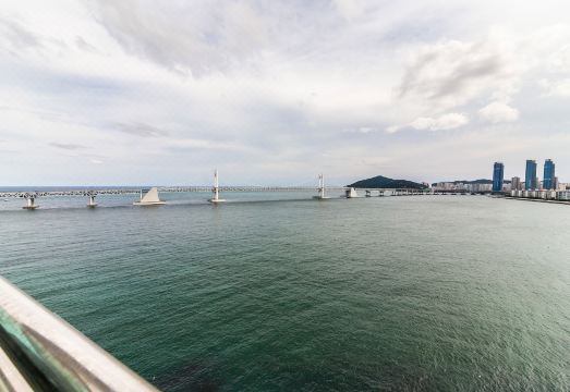 에이치에비뉴호텔 광안리점 루프탑 바