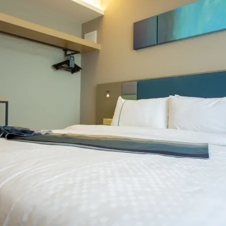 Homeinn Selected Hotel (Heihe Central Avenue Pedestrian Street)