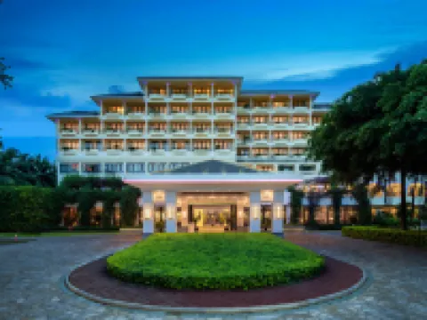 Palm Beach Resort & Spa Hotels in Sanya