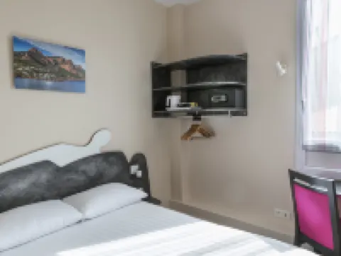 レステレル カンヌのホテル