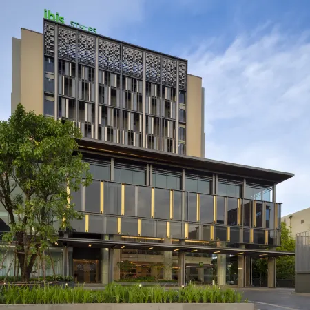 Ibis Styles Bangkok Ratchada Отели рядом с достопримечательностью «Станция метро Huai Khwang»