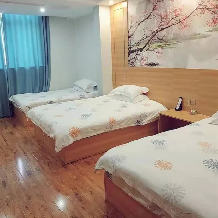 Luoshan Yixing Business Hotel