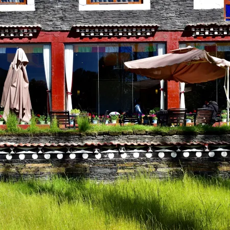 SengeLangzan Hostel