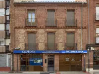 Entrevias - Lodging and Apartments Leon Отели в г. Леон