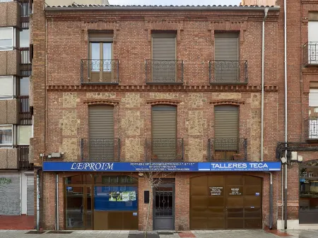 Entrevias - Lodging and Apartments Leon Отели в г. Леон