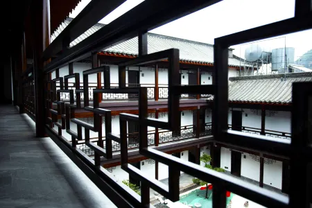 Fengjia No.1 Courtyard B&B (Luquan Fengjia Ancient Town Branch)