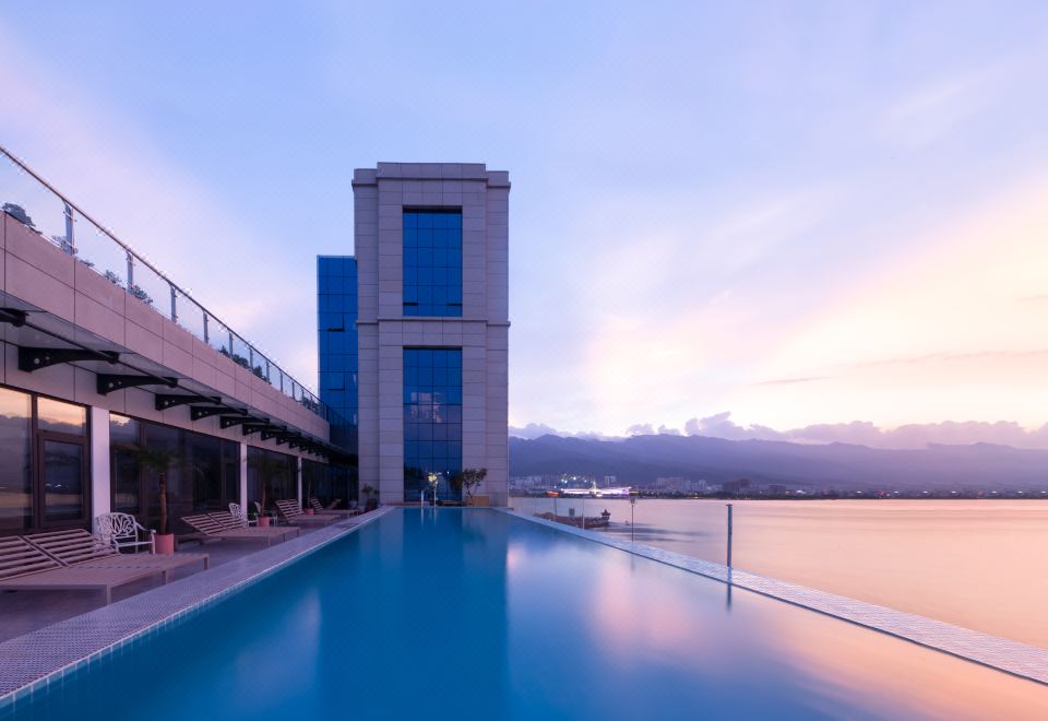 大理玥辉海景酒店（洱海公园店）外景图