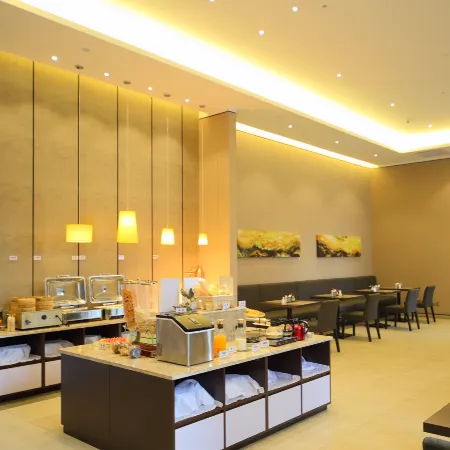 Homeinn Plus Hotel (Tianchang Municipal Government Wuyue Plaza)