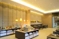 Homeinn Plus Hotel (Tianchang Municipal Government Wuyue Plaza) - parking