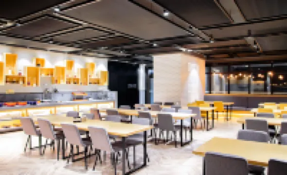 โรงแรมฟรี ลิฟวิ่ง