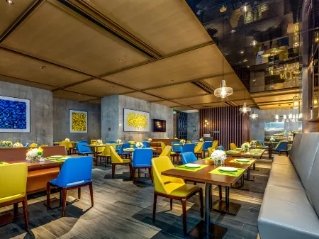 Hampton by Hilton (Xining Jiaboyuan) Отели рядом с достопримечательностью «Qinghai University»