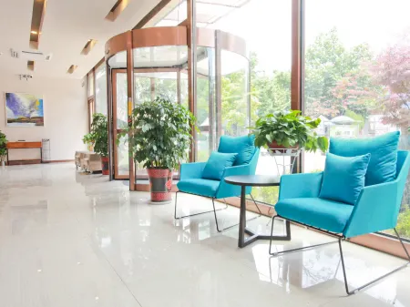 Grace Inn (Shanshi store, Wenhua East Road, Jinan) Отели рядом с достопримечательностью «Академия технологий Национальной сети»