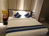 Four Seasons Oxygen Hotel Bomi