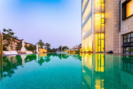 Shili Tangquan Seaview Hotel (Aka Town, Beidaihe New District)