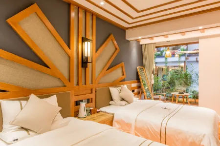 LiJiang Shiningland Resort Hotel（Lijiang Old Town）